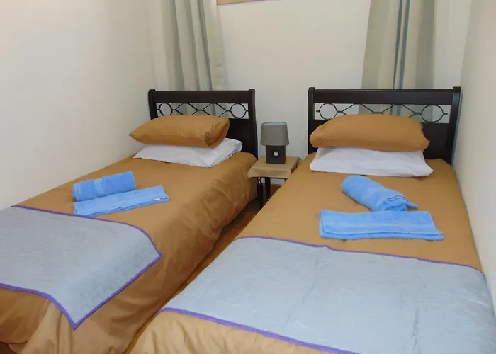 Ithaki Phinikoudes No. 106 *